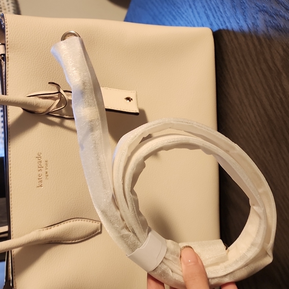 Kate Spade Purse - Picture 4 of 4